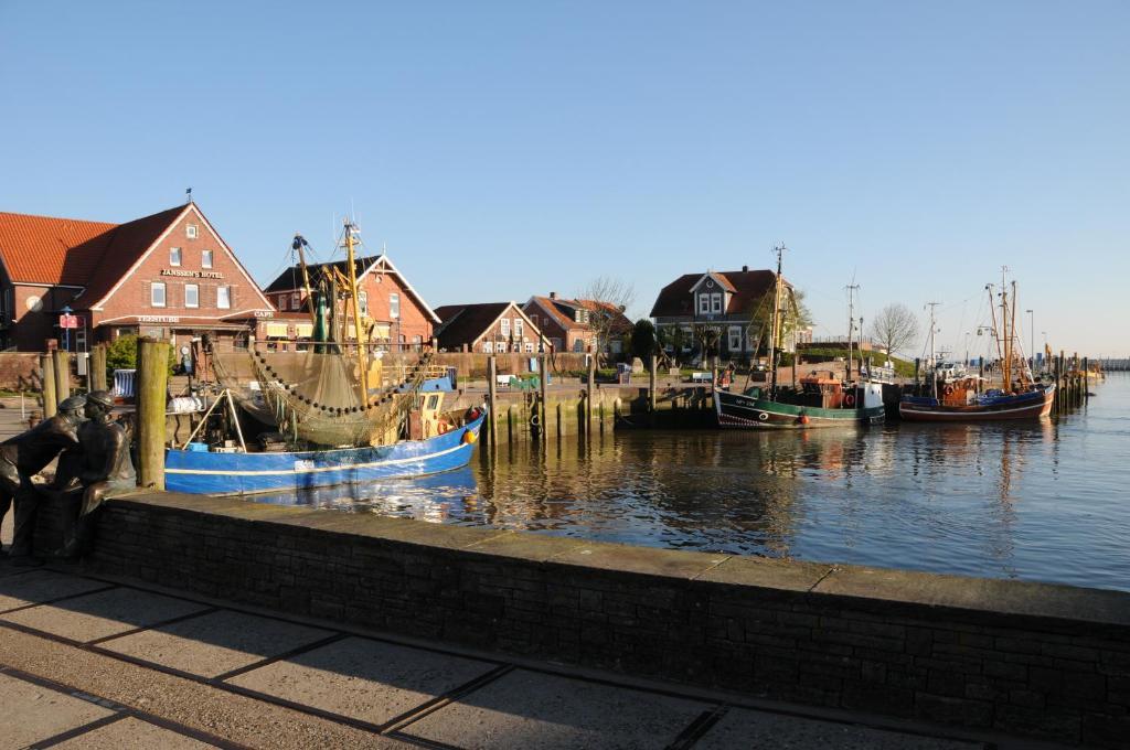 Mingers Hotel Neuharlingersiel Exterior foto
